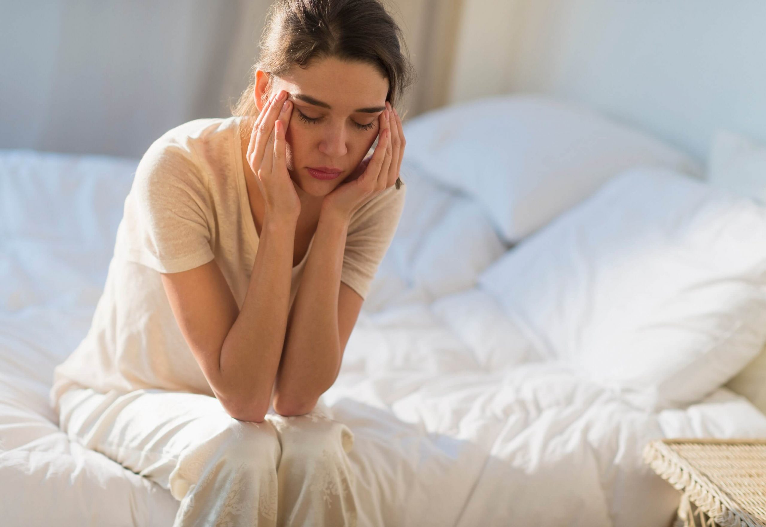 triệu chứng bất thường sau khi ngủ dậy 