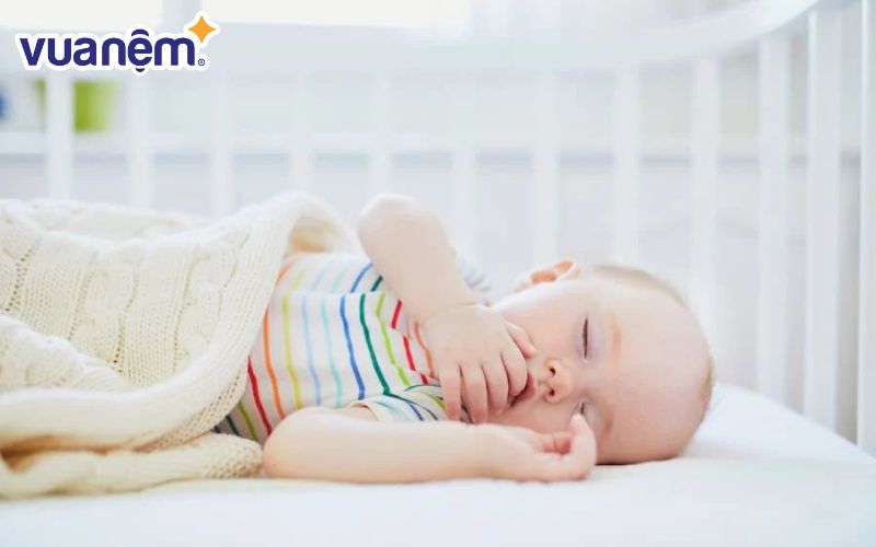 Nhiệt độ phòng ngủ lý tưởng cho trẻ thường là 22 – 26°C