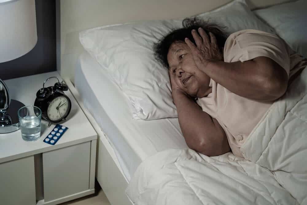 người già thiếu ngủ có nguy cơ tử vong