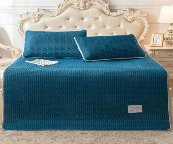 Thảm trải giường làm từ cao su non