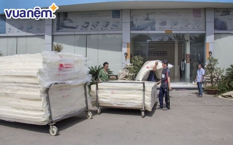 Túi đựng nệm Vạn Thành có in logo sắc nét