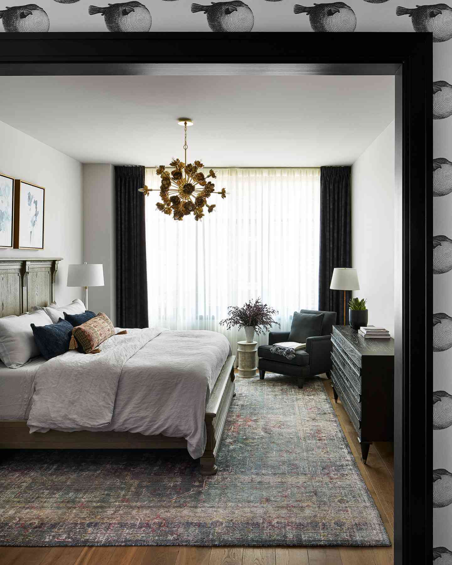 Phòng ngủ vintage với tông màu trắng – đen
