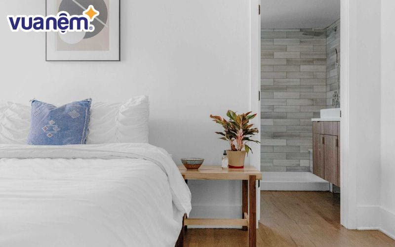 Có nên đặt giường ngủ đối diện cửa ra vào - Gia chủ không nên kê giường ở vị trí này