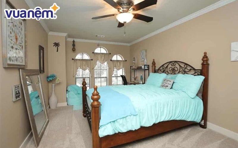 Cách đặt giường ngủ đúng cách - Không kê giường ngủ dưới quạt trần