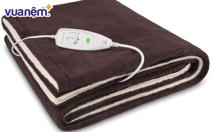 Chăn điện đặc biệt phù hợp dùng cho người già hay những người mắc các bệnh về xương khớp