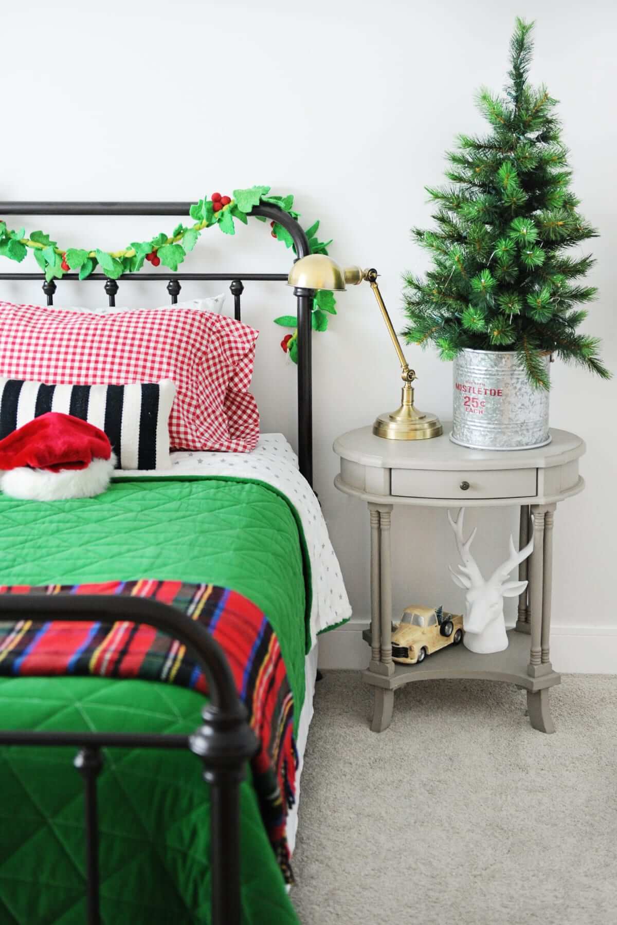 7 gợi ý trang trí Noel phòng ngủ đơn giản nhưng siêu ấn tượng ...