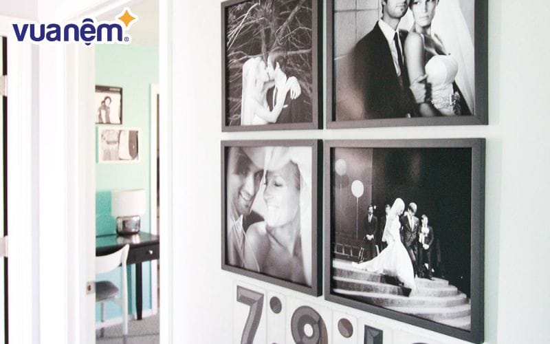 Không treo đối diện cửa nhà vệ sinh