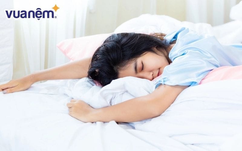 Tư thế ngủ cho nữ ảnh hưởng rất lớn tới sức khỏe và nhan sắc phái yếu