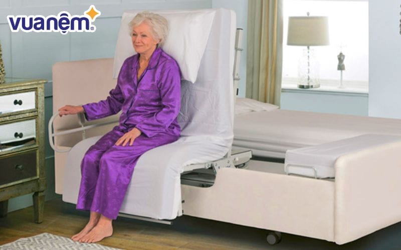 Giường điều chỉnh độ cao giúp người già ngủ ngon giấc sau phẫu thuật cột sống