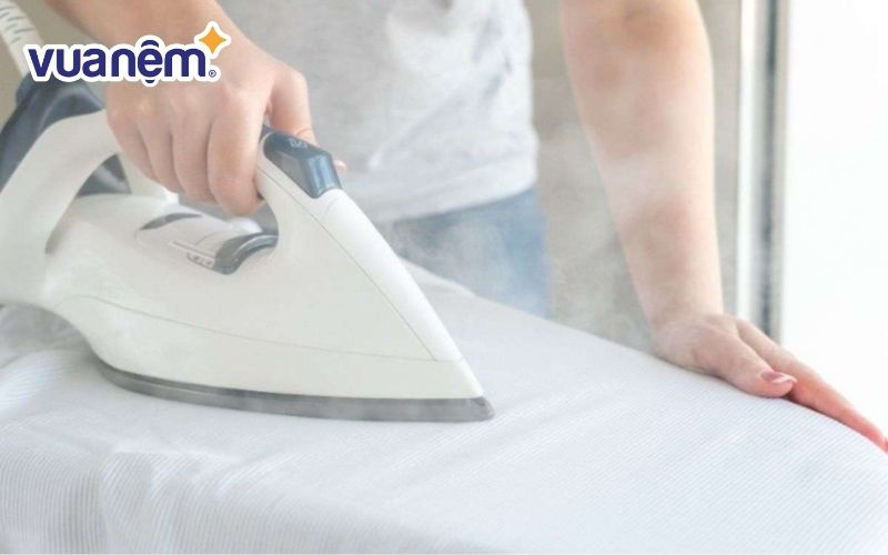 Lưu ý nhiệt độ sấy ủi vừa phải để không ảnh hưởng tới sợi vải thun lạnh