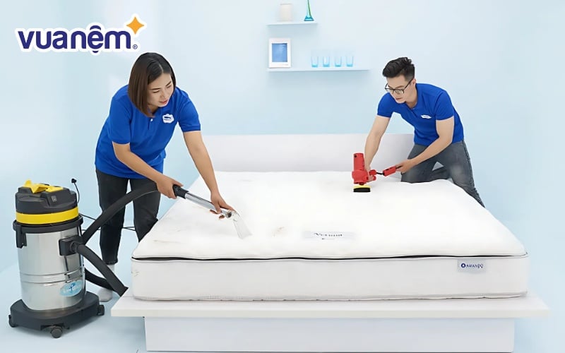 Mồ hôi, bụi mịn hay các vết ố lâu ngày đều được làm sạch hiệu quả mà không làm ảnh hưởng đến chất liệu nệm
