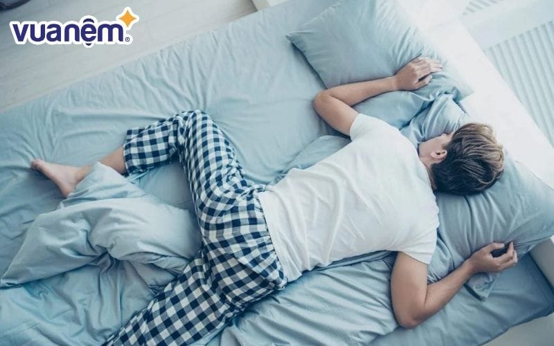 Tư thế ngủ sai lầm nhất đó là nằm sấp