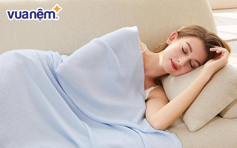 Loại chăn này đặc biệt phù hợp với những ai hay đổ mồ hôi trộm vào ban đêm