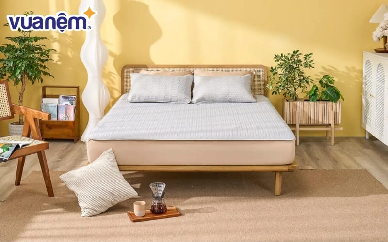 Doona Aqua có lõi cao su đàn hồi êm ái nâng đỡ cơ thể nhẹ nhàng, tạo cảm giác thoải mái suốt đêm