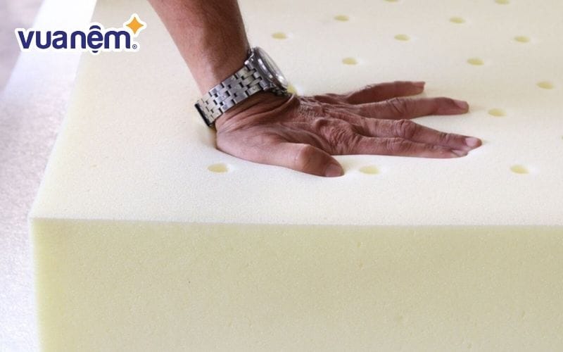 Nệm cao su nhân tạo là loại nệm được sản xuất trên dây chuyền công nghệ hiện đại