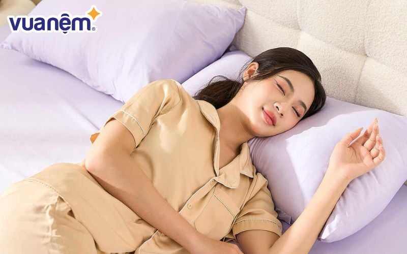 Bộ ga chun tencel Goodnight Airsilk với thiết kế chun bo viền giúp cố định ga giường