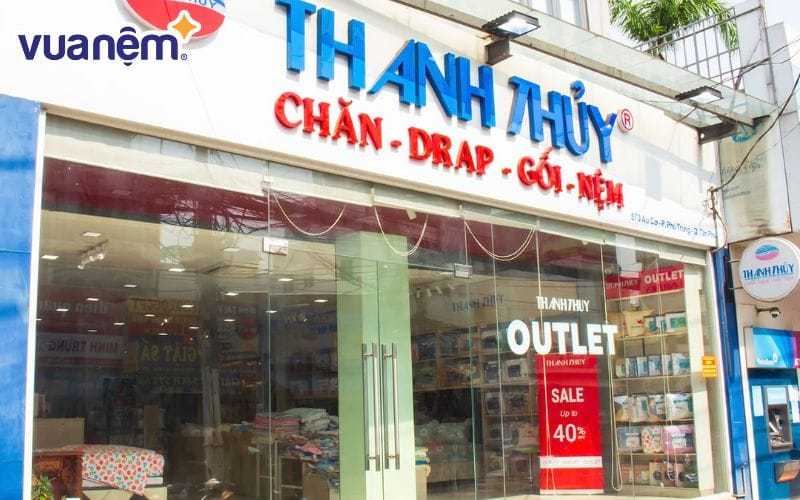 Showroom Thanh Thủy có đa dạng các loại chăn ga gối nệm để khách hàng lựa chọn.