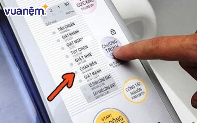 Chọn chương trình giặt chăn mền khi giặt bằng máy