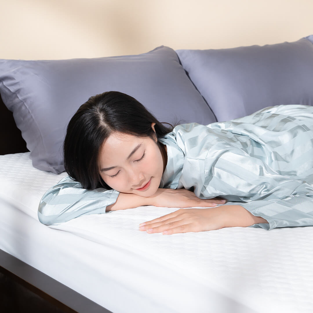 Tấm lót nệm Doona với cấu trúc mềm mại giúp người nằm cảm thấy thoải mái.