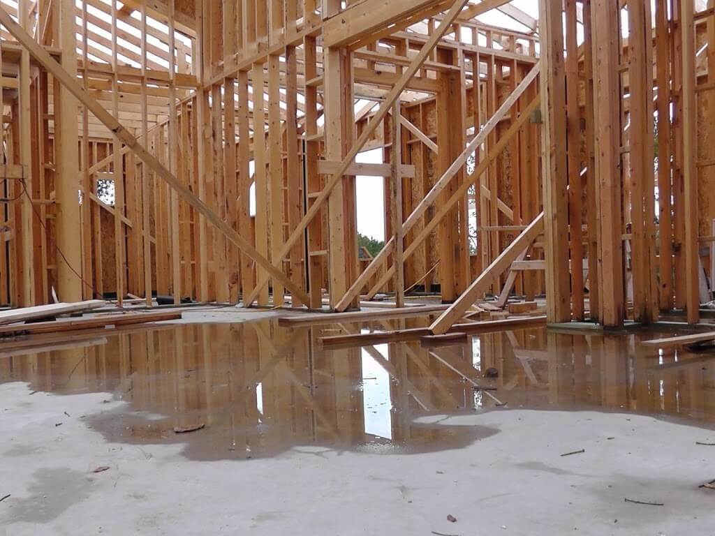 Thi công xây dựng nhà vào mùa mưa 