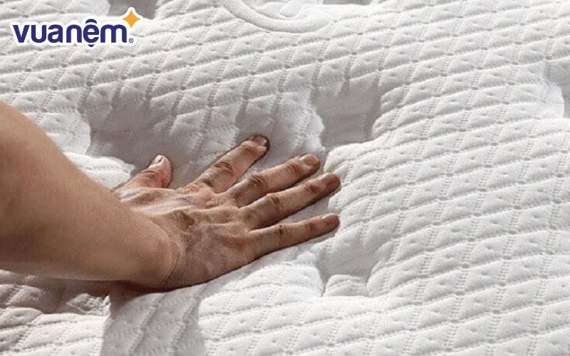 Nên kiểm tra tuổi thọ nệm và nên thay mới nếu nệm đã cũ
