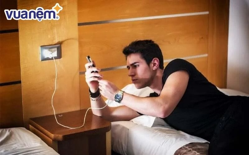 Nên để các thiết bị điện tránh xa khu vực giường ngủ