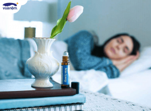 5 loại tinh dầu xông phòng ngủ giúp an thần, thư giãn, ngủ ngon