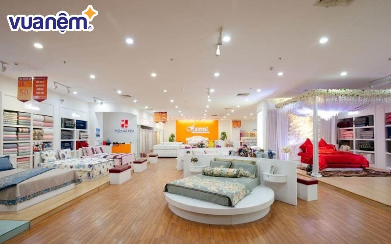 Cửaa hàng nệm Tân Bình Forever cung cấp các loại chăn, ga, gối, rèm, đệm lò xo cao cấp,…