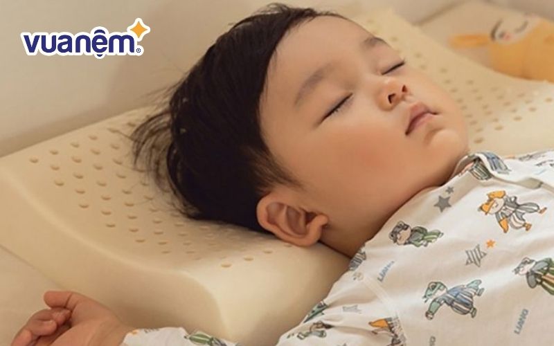 Gối cao su non cho bé 3 tuổi