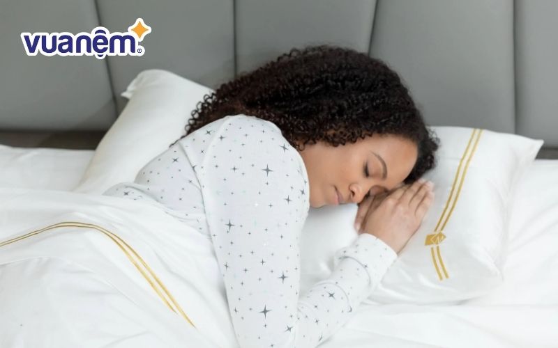 Dựa vào các dấu hiệu để nhận biết cần thay gối mới