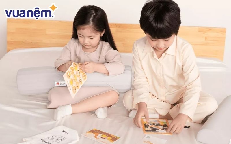 Bộ gối Aeroflow Hachiko Kids bảo vệ cổ vai gáy cho bé 3 tuổi