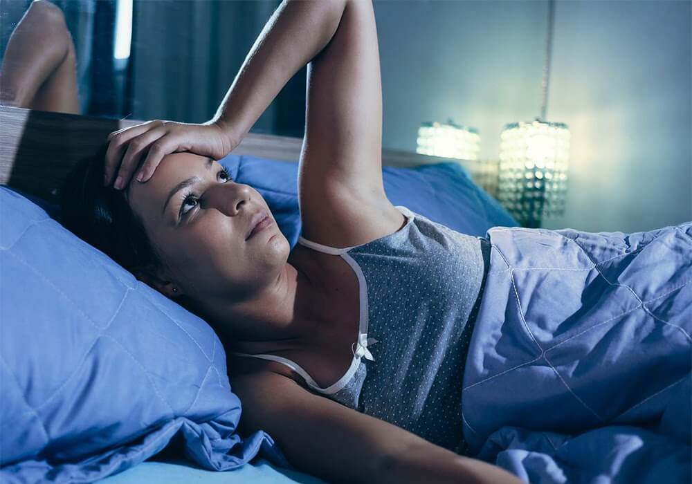 Bật đèn sáng khi ngủ gây khó ngủ