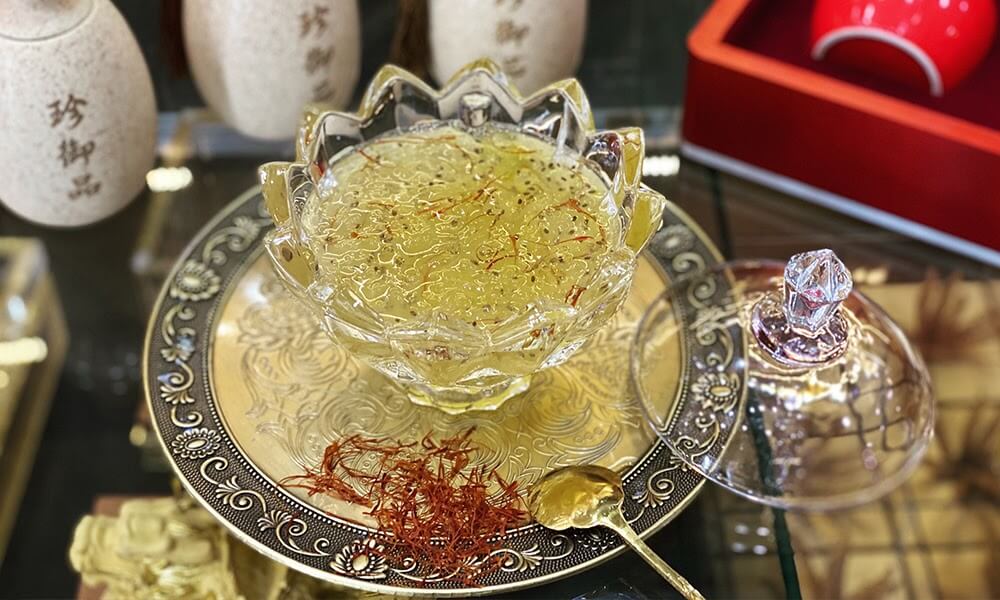 Chưng yến với saffron