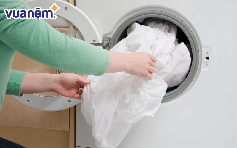 Giặt chăn thơm lâu với những cách đơn giản hiệu quả cao ngay tại nhà