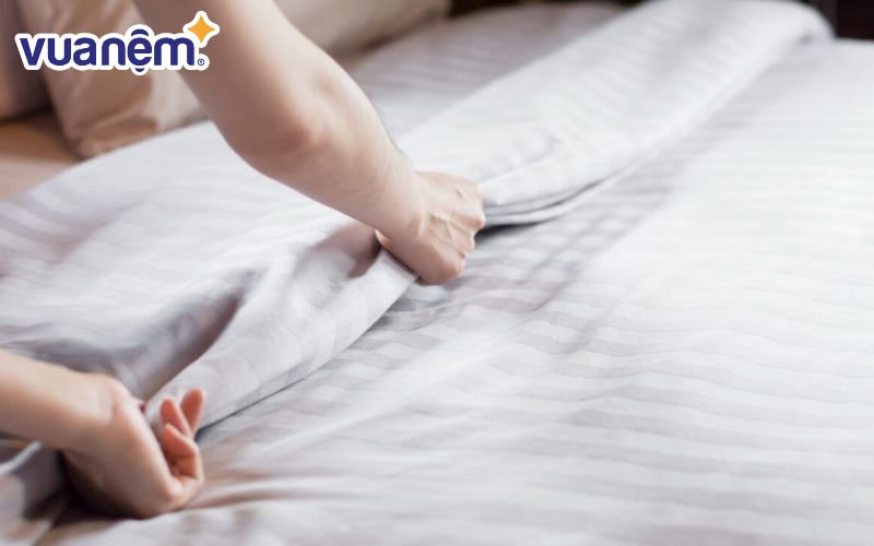 Vệ sinh nệm, ga gối khi giặt chăn mền để ga gối nệm sạch sẽ giúp chăn thơm lâu