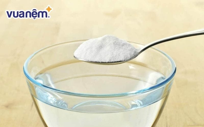 Sử dụng khăn thấm nước muối vệ sinh chiếu trúc