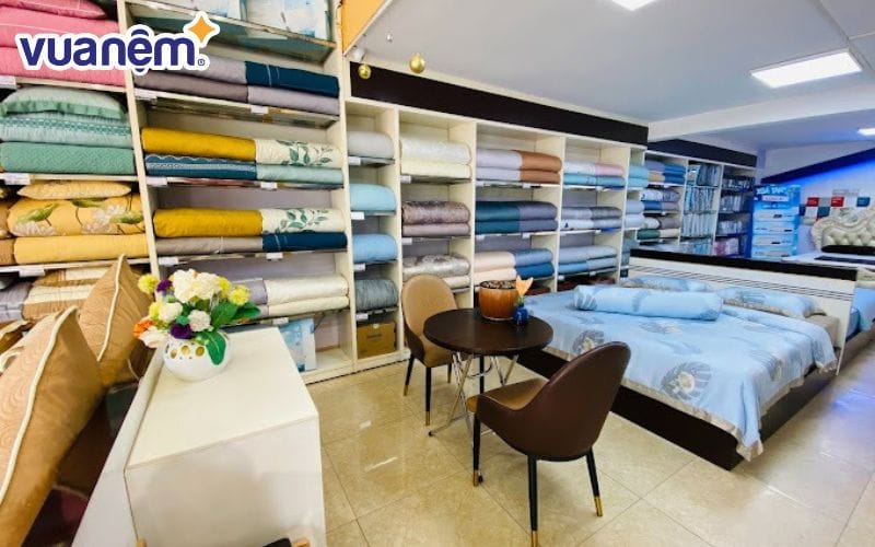Cửa hàng Đệm Xinh có nhiều mẫu chăn ga gối đệm phong phú
