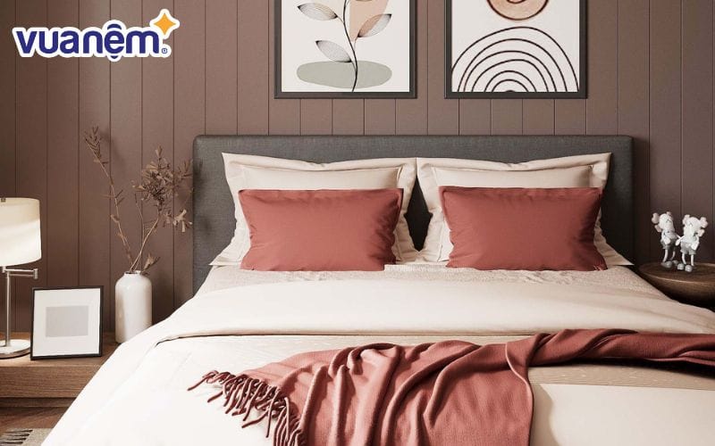 Rollin Bedding tặng 2 gối nằm cho khách hàng mua lần đầu.