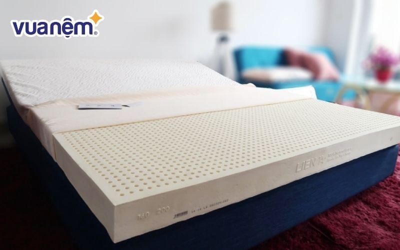 Kiểm tra độ đàn hồi khi mua nệm Liên Á