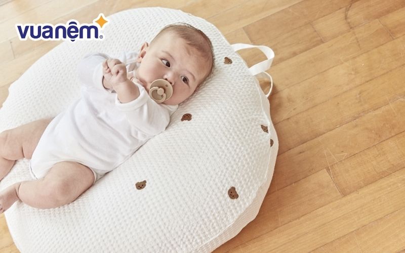 Gối chống trào ngược cho bé Rototo Bebe