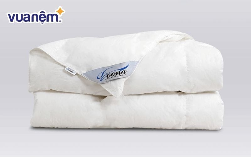 Bảo quản chăn lông vũ cũng không quá khó khăn, nhất là khi nó khá nhẹ và mềm mại