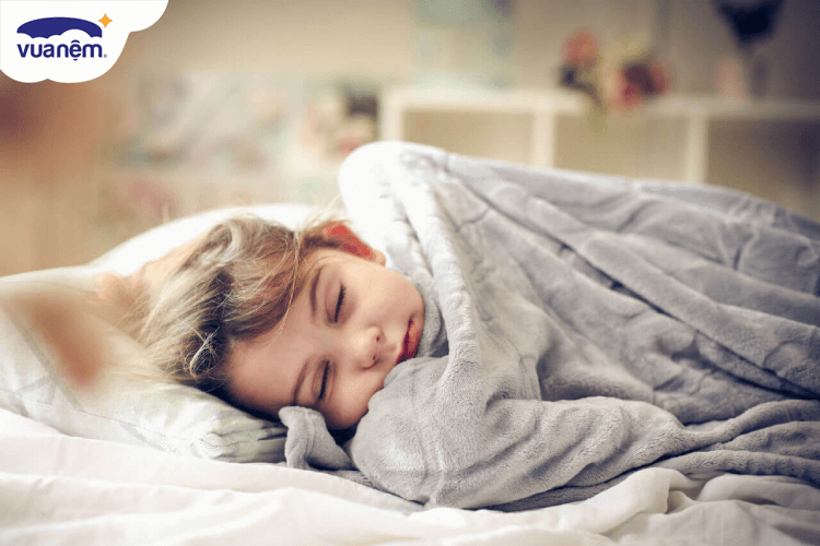 chọn chăn mền lông cừu cho bé yêu của bạn