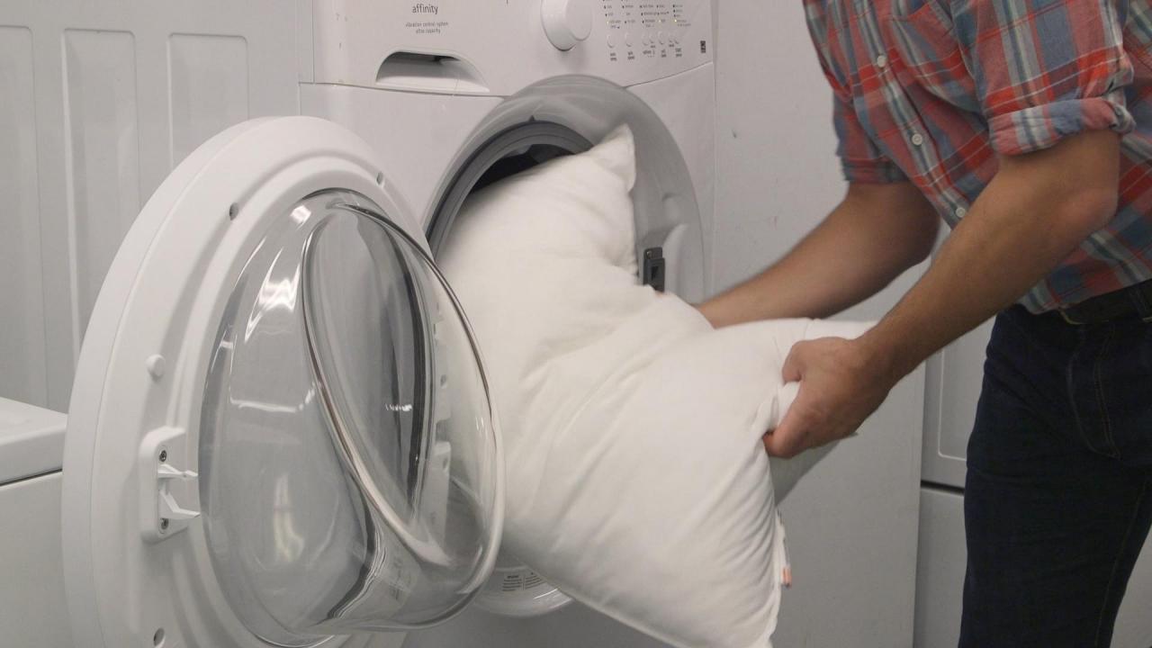 giặt gối bằng máy giặt