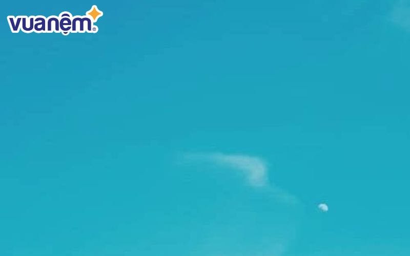 Với gam màu có tông mát, màu xanh dương gợi lên cho người nhìn những hy vọng mới, những khát vọng mới.