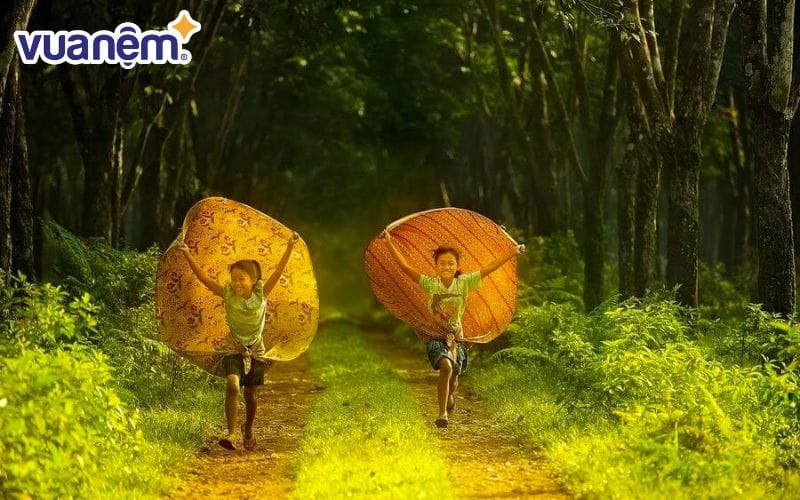 Nụ cười hồn nhiên của trẻ thơ giải thoát những cảm xúc nặng nề trong bạn.