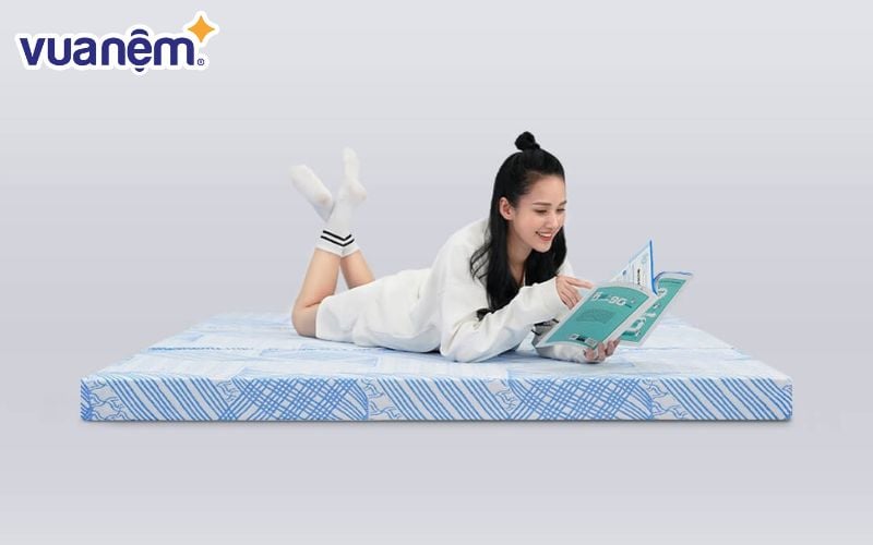 Nằm thử trước khi mua nệm là điều cần thiết để kiểm tra chất lượng nệm