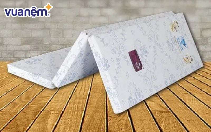 Nệm bông ép Kim Cương được tạo nên từ bông polyester cao cấp