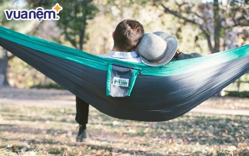 Nằm võng đúng cách đem lại lợi ích gì?