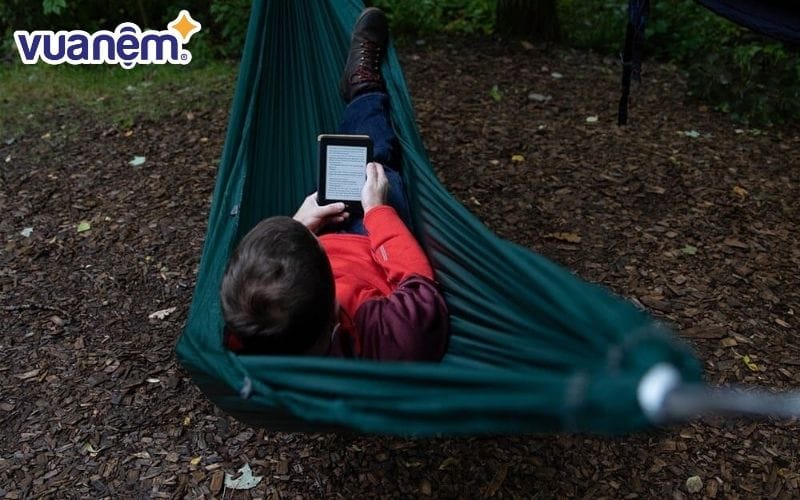 Nằm võng đúng cách là khi sử dụng tư thế nằm chéo