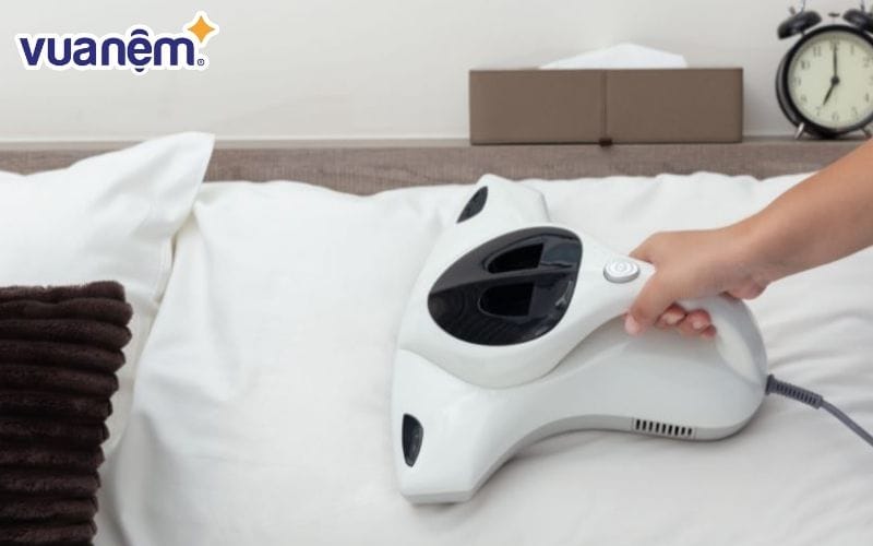 Đảm bảo sấy khô sau khi giặt gối bằng máy giặt